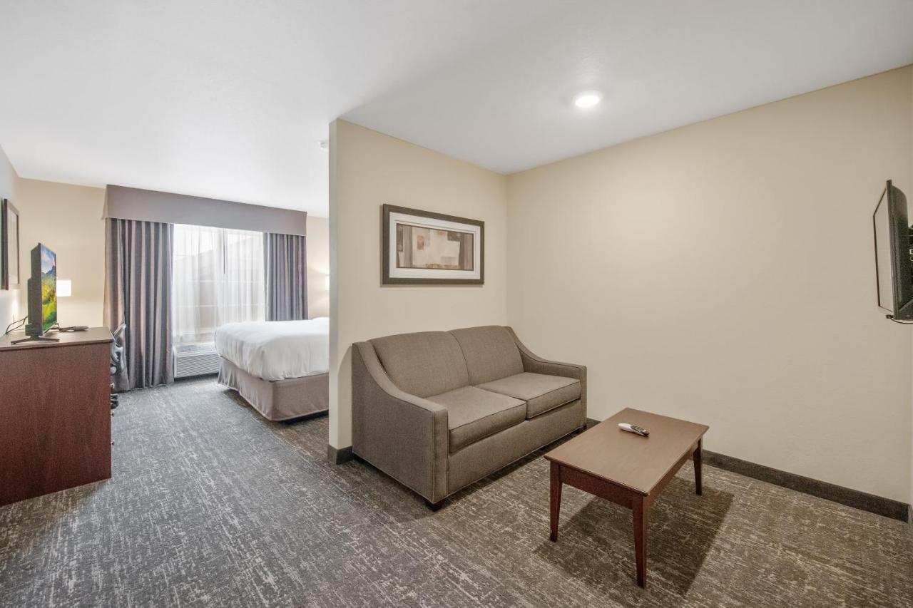 Cobblestone Hotel & Suites - トゥーリヴァース エクステリア 写真