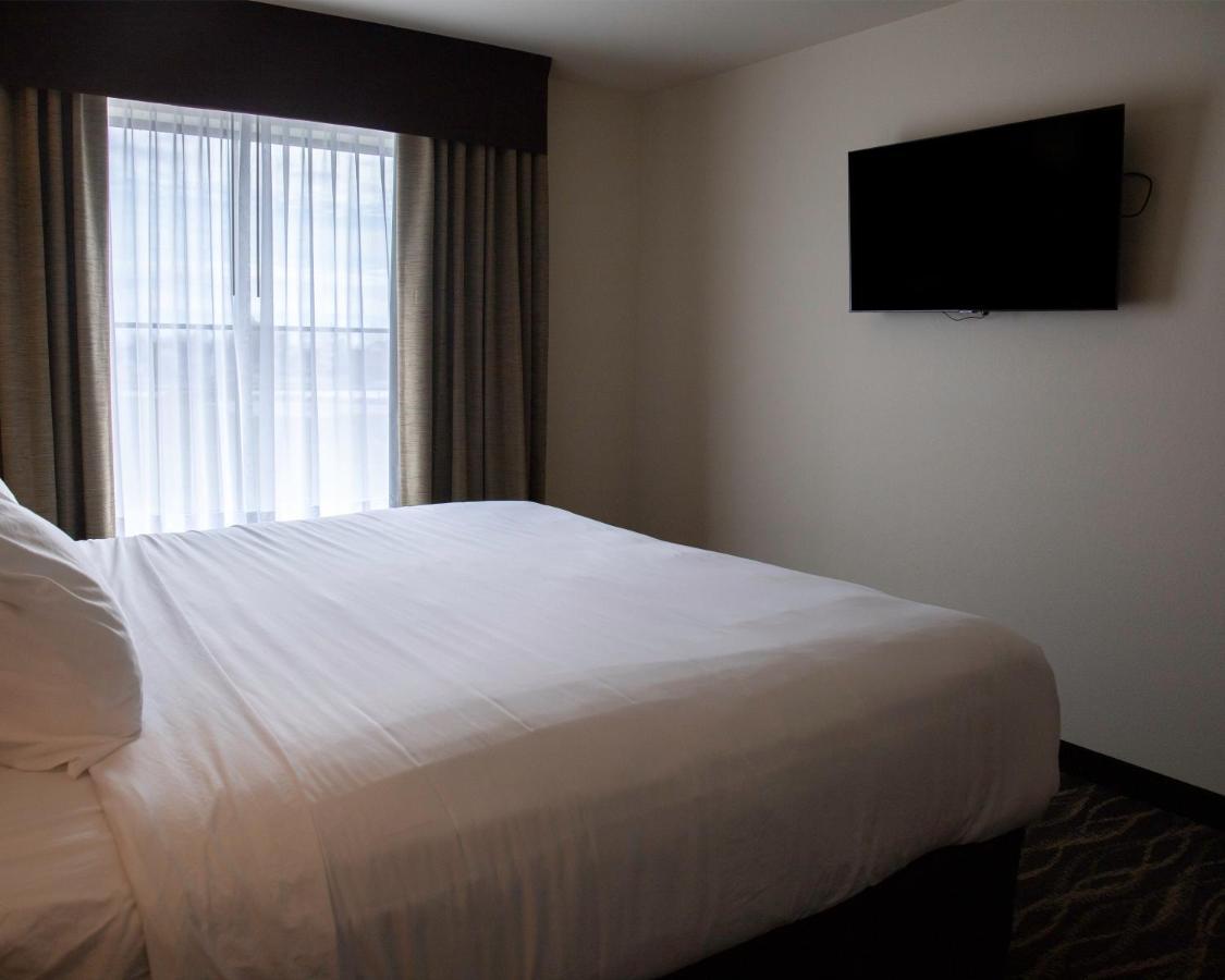 Cobblestone Hotel & Suites - トゥーリヴァース エクステリア 写真