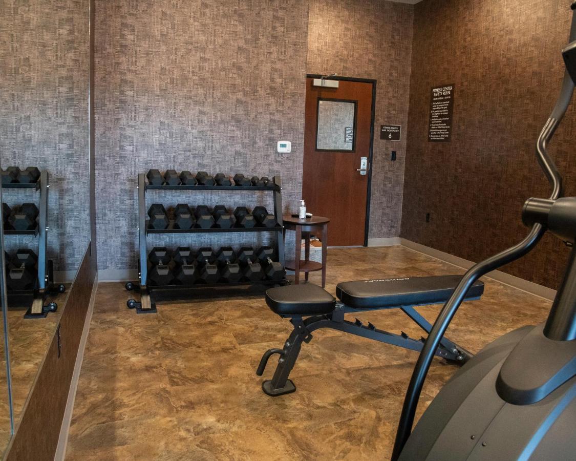 Cobblestone Hotel & Suites - トゥーリヴァース エクステリア 写真